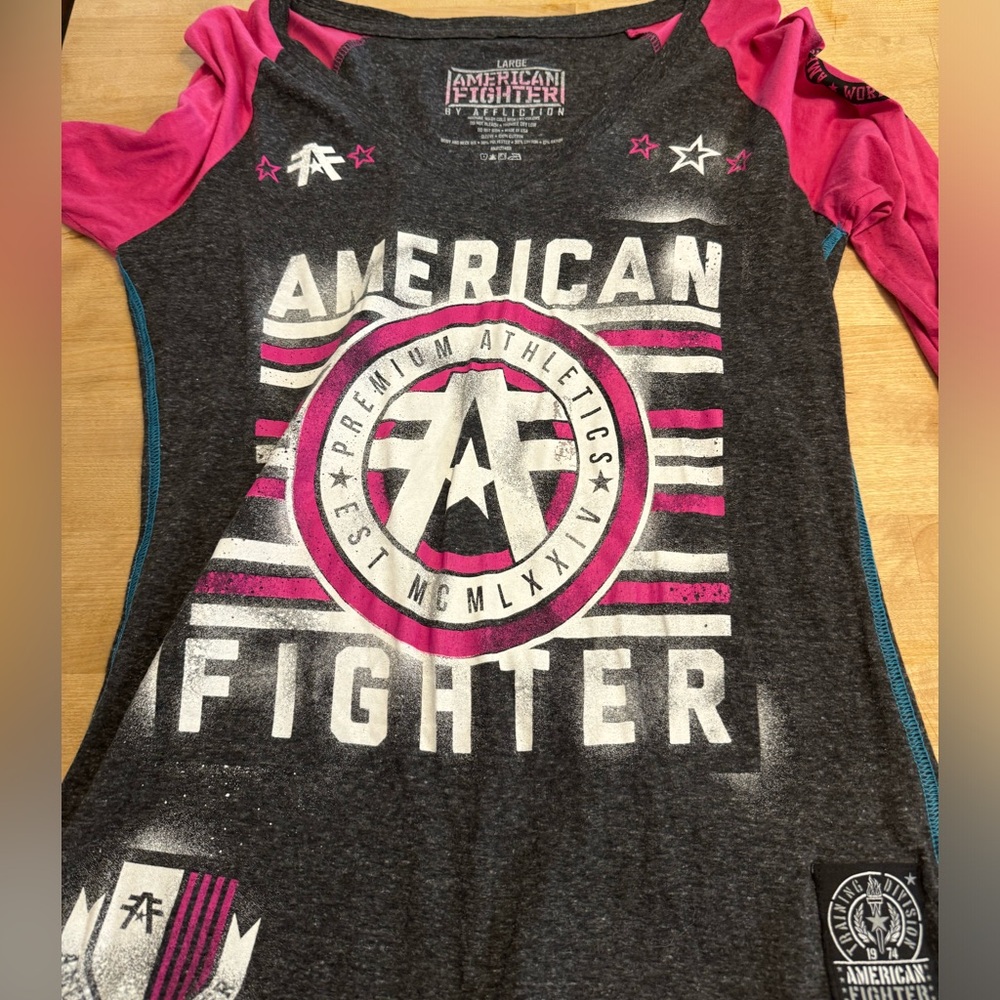 American fighter woman’s long sleeved shirt
